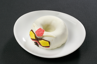 Illustration for article titled There Are Gundam Donuts in Japan